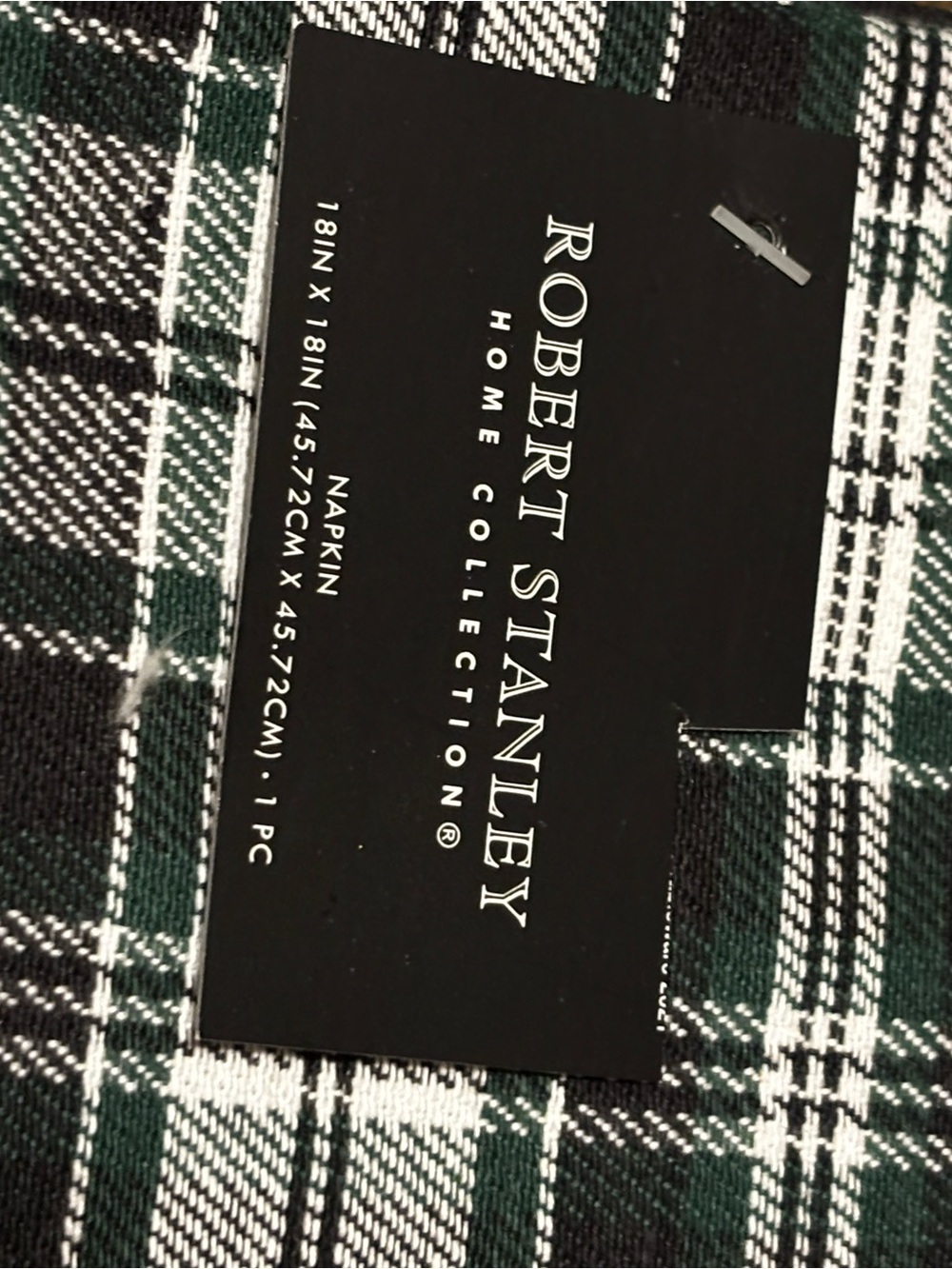 Robert Stanley Green & White Plaid Dinner Napkins - Set of 6 - Picture 2 of 2